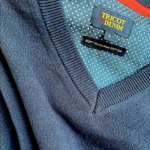 100% Cotton Men's Navy Sweater